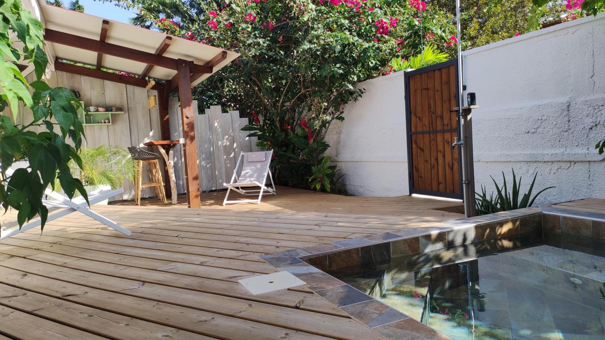 Les Coulirooms - Suite Avec Jacuzzi Et Grande Terrasse Sainte-Anne  Buitenkant foto