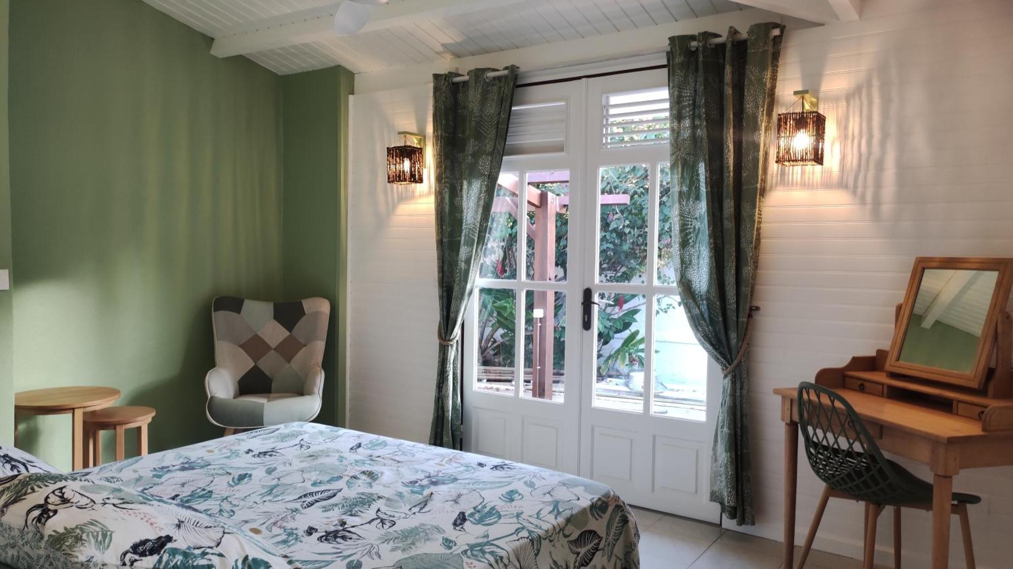 Les Coulirooms - Suite Avec Jacuzzi Et Grande Terrasse Sainte-Anne  Buitenkant foto