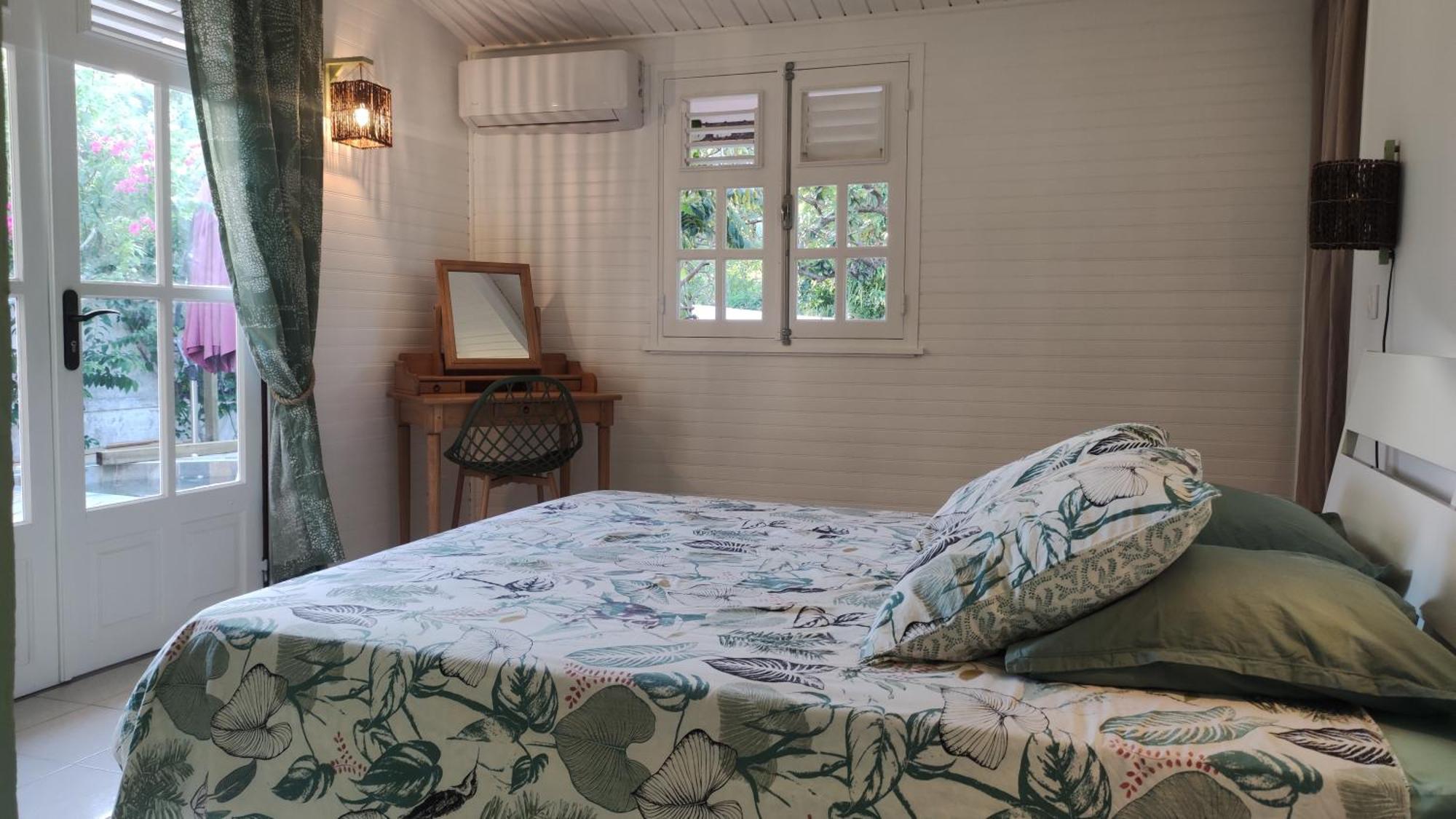 Les Coulirooms - Suite Avec Jacuzzi Et Grande Terrasse Sainte-Anne  Buitenkant foto